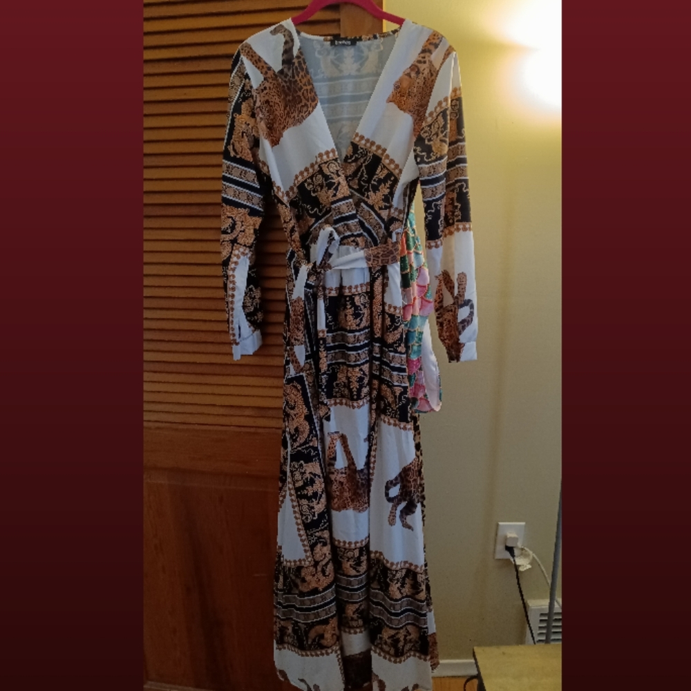 Gold print style dress. size 20 from Boohoo